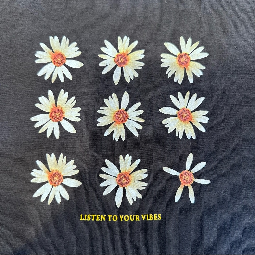 ZARA Short Sleeve Cropped Graphic Retro Top - Picture 3 of 7